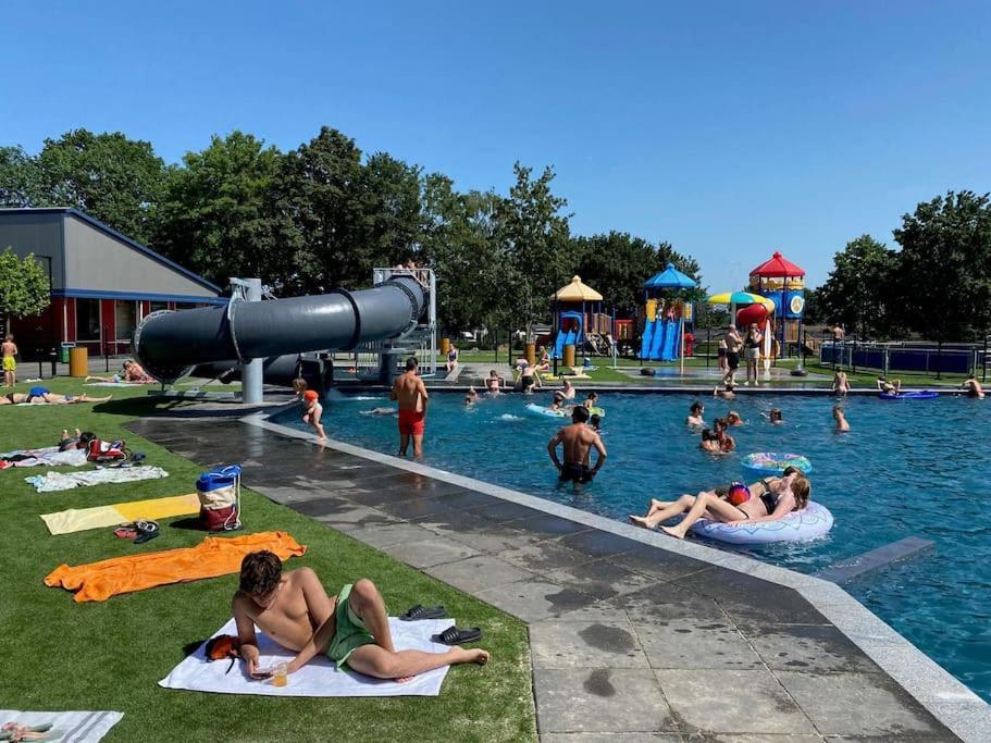 Vakantiehuis Met Vijverzicht Lathum Exterior foto